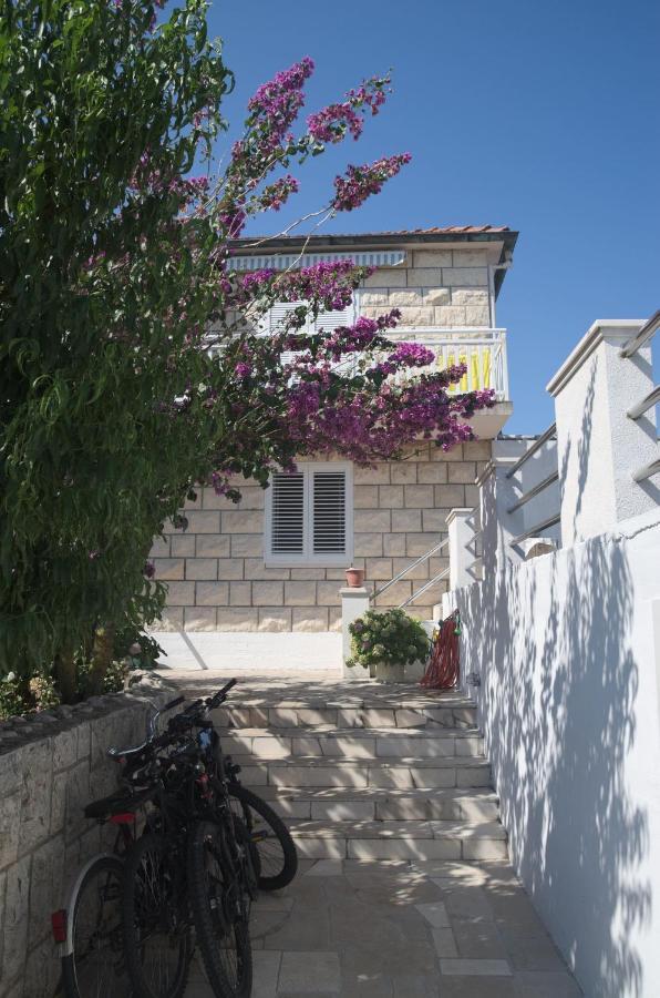 Fei Fei Apartments 2 Račišće Eksteriør bilde