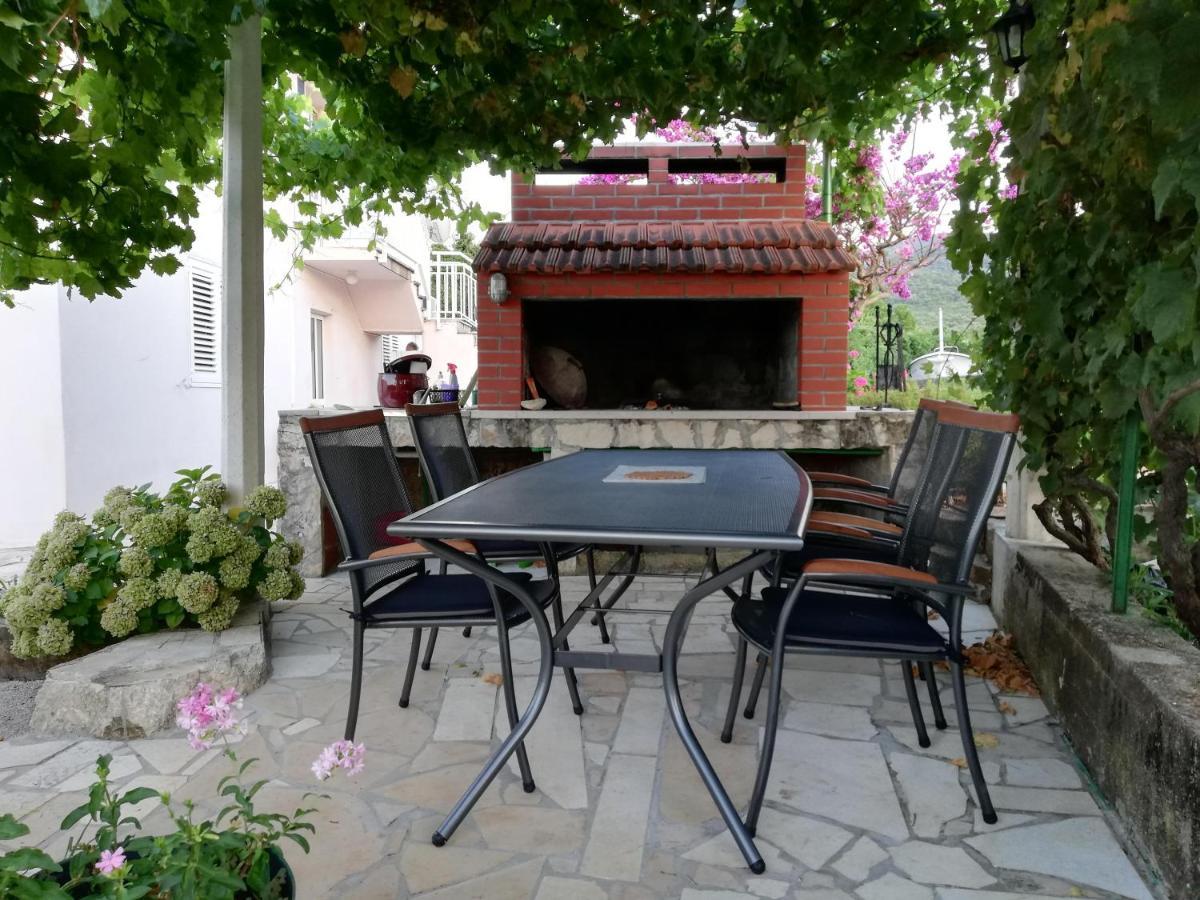 Fei Fei Apartments 2 Račišće Eksteriør bilde
